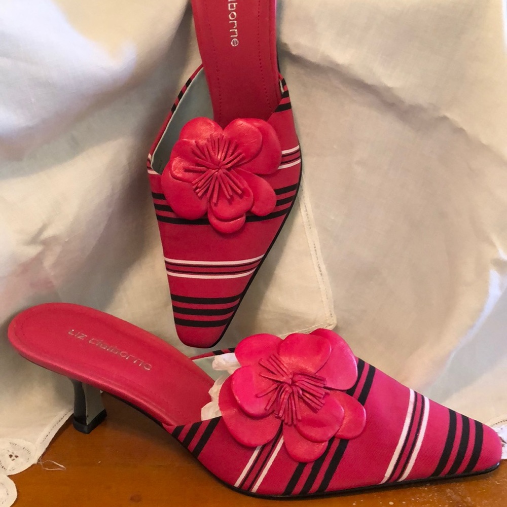 NEW LIZ CLAIBORNE LOW HEEL